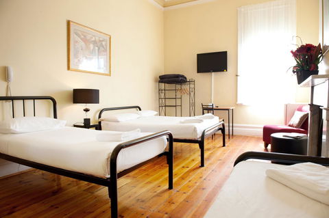 Hotel Claremont Guest House - Accommodation Australia 12