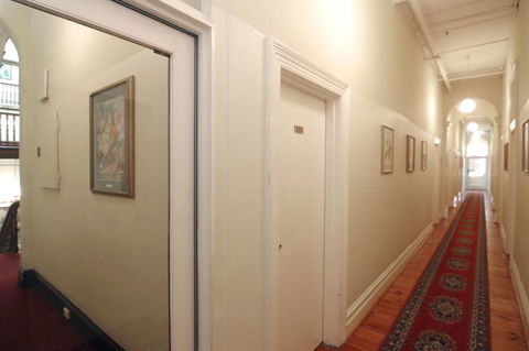 Hotel Claremont Guest House - Accommodation Australia 14