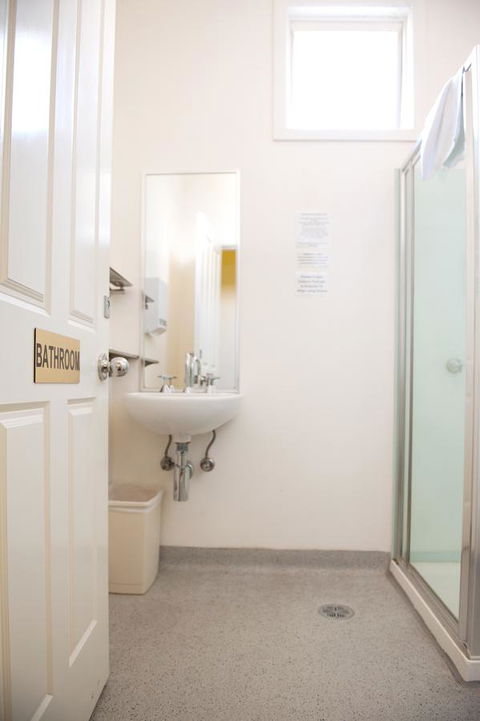 Hotel Claremont Guest House - Accommodation Australia 3