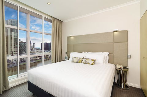 Clarion Suites Gateway - Local Tourism 6