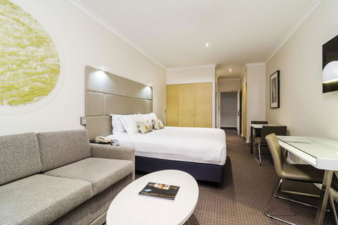 Clarion Suites Gateway - Local Tourism 13