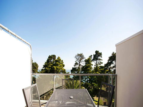 The Waves Apartments - Local Tourism 3