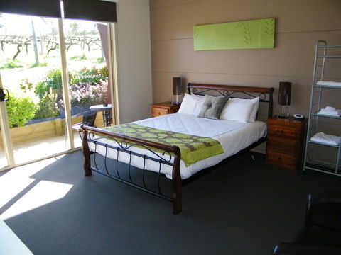 De\'Vine Escape - Accommodation Australia 3