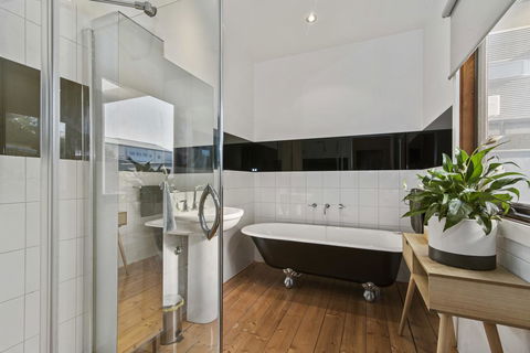 Central Bendigo Cottage, Walk To Everywhere!! - Accommodation Australia 11