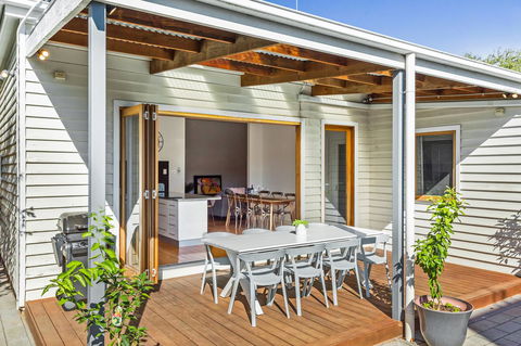 Central Bendigo Cottage, Walk To Everywhere!! - Accommodation Australia 2