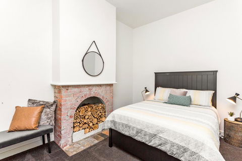 Central Bendigo Cottage, Walk To Everywhere!! - Accommodation Australia 5