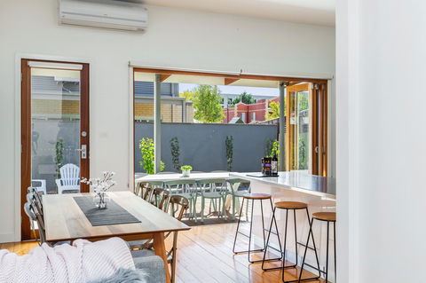 Central Bendigo Cottage, Walk To Everywhere!! - Accommodation Australia 8