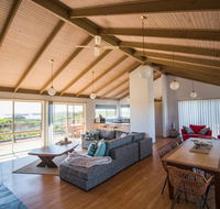 Sunsets on Martyrs Beach House - Ocean Views - Accommodation Australia