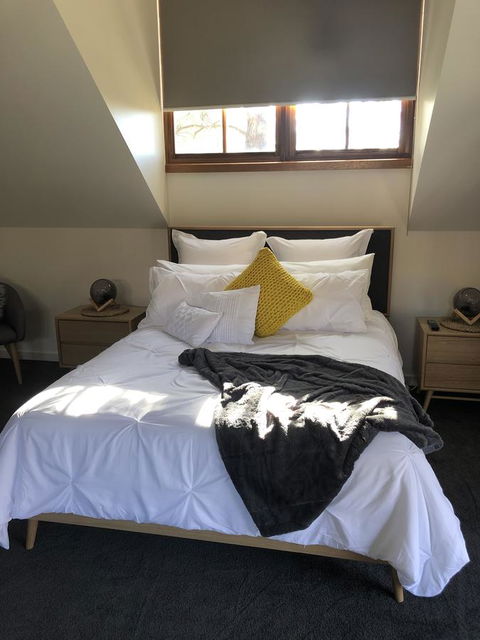 Lothlorien - Accommodation Australia 11