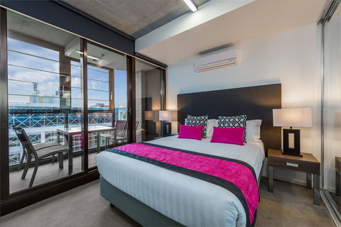 Mantra St Kilda Road - Local Tourism 1