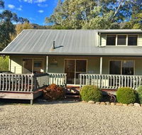 Kangurra Holiday House - Bed n Breakfasts