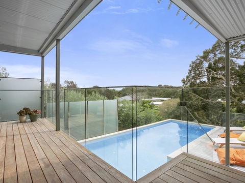 Lansdowne Villa - With Swimming Pool - Accommodation Australia 5