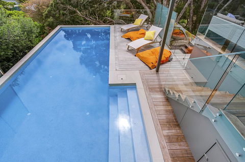 Lansdowne Villa - With Swimming Pool - Accommodation Australia 4