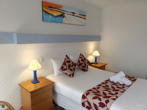 Coachman Motel And Holiday Units - Local Tourism 11