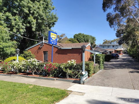 Coachman Motel And Holiday Units - Local Tourism 4