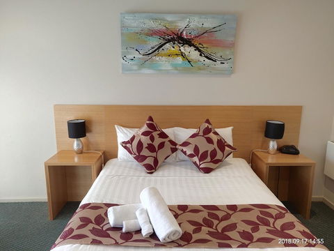 Coachman Motel And Holiday Units - Local Tourism 30