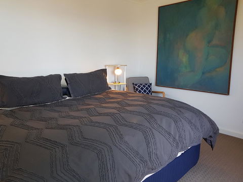 Beach Retreat Apartment Marengo - Accommodation Australia 10