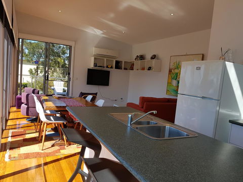Beach Retreat Apartment Marengo - Accommodation Australia 8