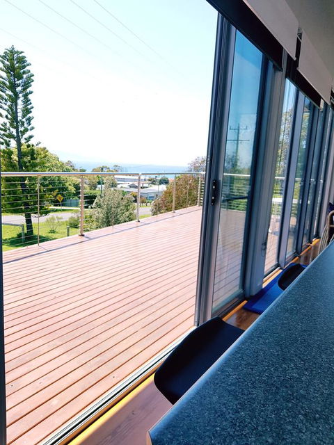 Beach Retreat Apartment Marengo - Accommodation Australia 14