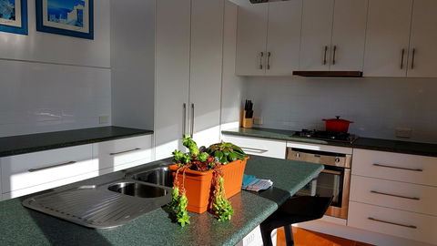 Beach Retreat Apartment Marengo - Accommodation Australia 3