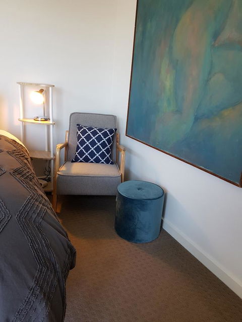 Beach Retreat Apartment Marengo - Accommodation Australia 9