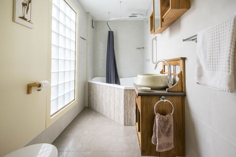 Azen Haven - Accommodation Australia 6