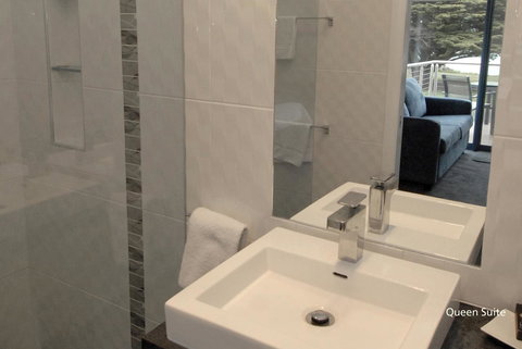 Seascape Accommodation - Local Tourism 9