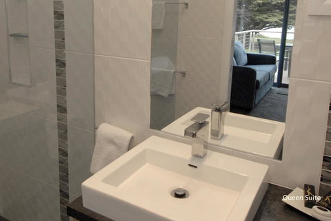 Seascape Accommodation - Local Tourism 11