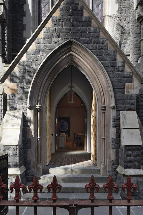 Converted Blue Stone Church - Bed n Breakfasts 0