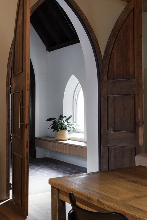 Converted Blue Stone Church - Bed n Breakfasts 10