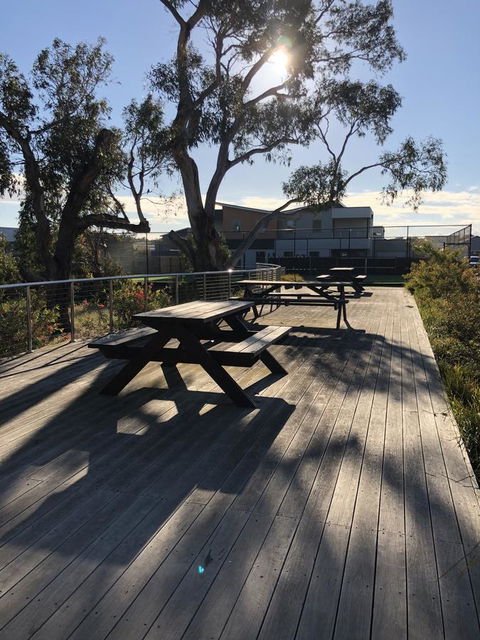 Escape On Birch - Local Tourism 21