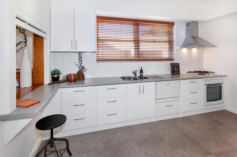Lake Wendouree Luxury Apartments - Accommodation Australia 16