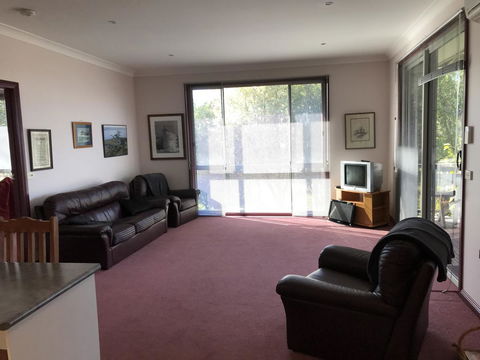 Eagle Bay Views - Local Tourism 10