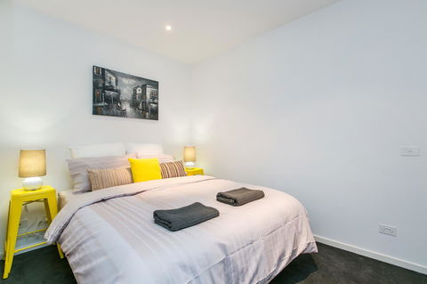 Complete Host The River Apartments - Australia Shopping 2