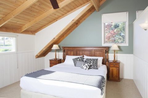 Beechworth Cedar Cottages - Accommodation Australia 8