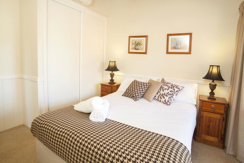 Beechworth Cedar Cottages - Accommodation Australia 7
