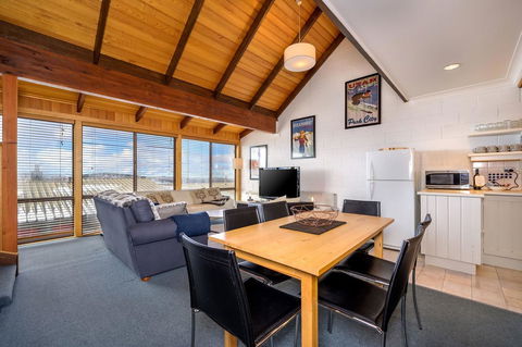 FOUNTAINS 3, Mount Hotham - Accommodation Australia 2