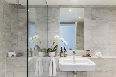 Quay West Suites Melbourne - Accommodation Australia 11