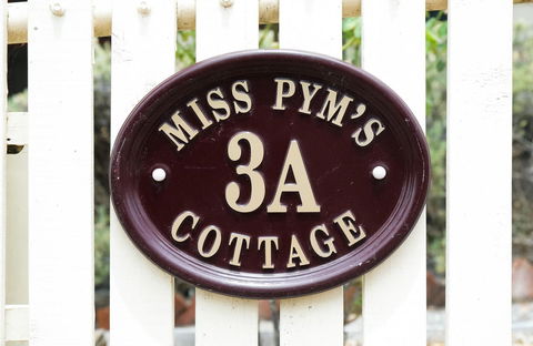 Miss Pym's Cottage - Australia Shopping 6