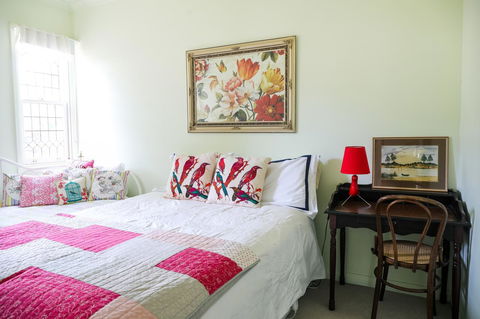 Miss Pym's Cottage - Australia Shopping 23