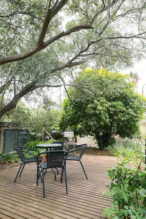 Miss Pym's Cottage - Australia Shopping 5