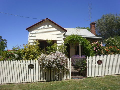 Miss Pym's Cottage - Australia Shopping 0