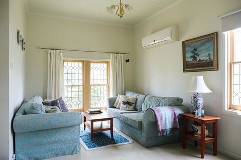 Miss Pym's Cottage - Australia Shopping 43