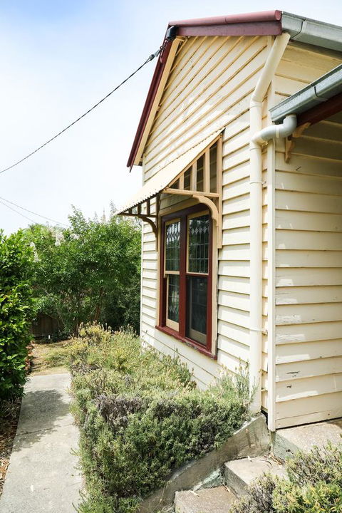 Miss Pym's Cottage - Australia Shopping 1
