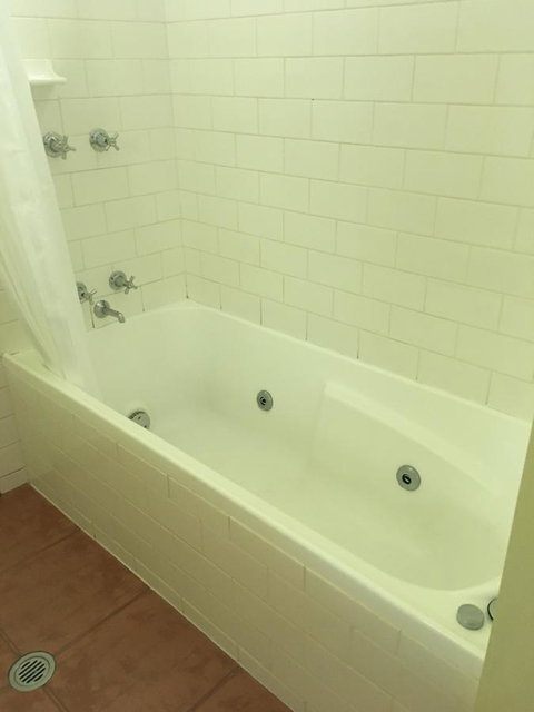 Lakeside Conti Villas - Australia Shopping 16