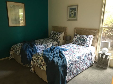 Lakeside Conti Villas - Australia Shopping 7