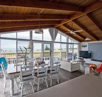 Stunning Waterfront only 10 minutes to Phillip Island - Pet Friendly - Accommodation Australia