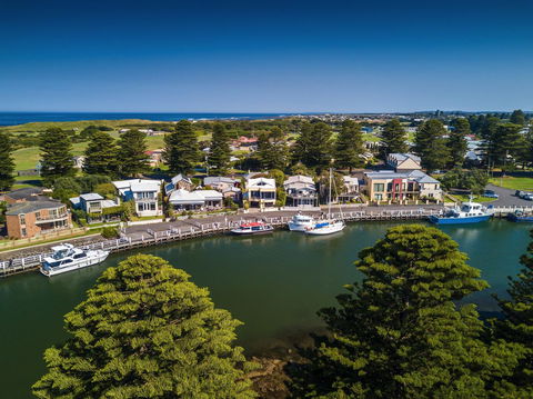 The Waterfront Apartment - Accommodation Australia 1