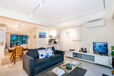 The Waterfront Apartment - Accommodation Australia 7
