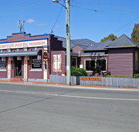 The Bears Went Over The Mountain - Accommodation Australia
